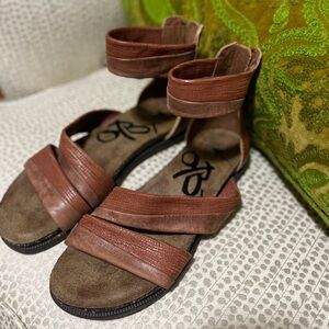 OTBT Tan Leather Women's Sandals